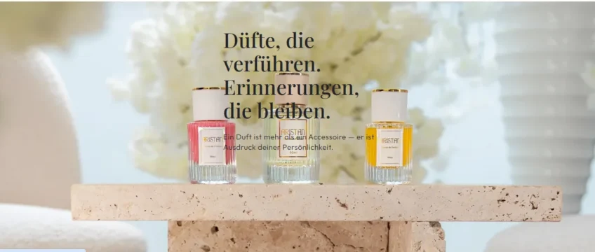 Elegante Parfümflaschen auf einer stilvollen Ablage.